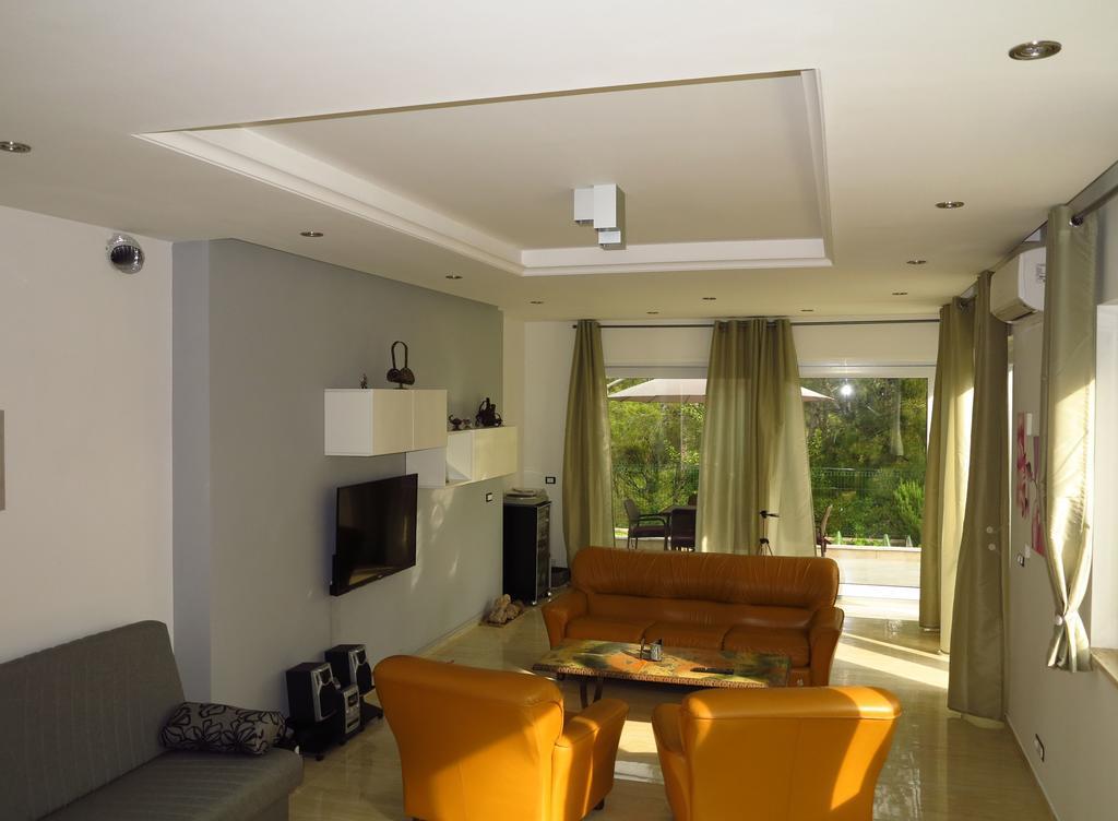 Apartments Rotiroti Задар Стая снимка