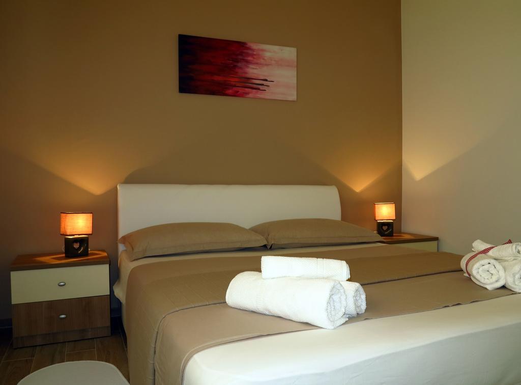 Apartments Rotiroti Задар Стая снимка